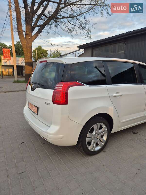 Мікровен Peugeot 5008 2011 в Млиніві