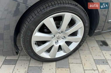 Мікровен Peugeot 5008 2011 в 