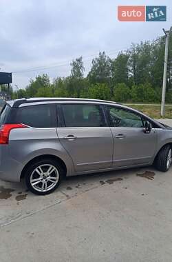 Микровэн Peugeot 5008 2014 в 