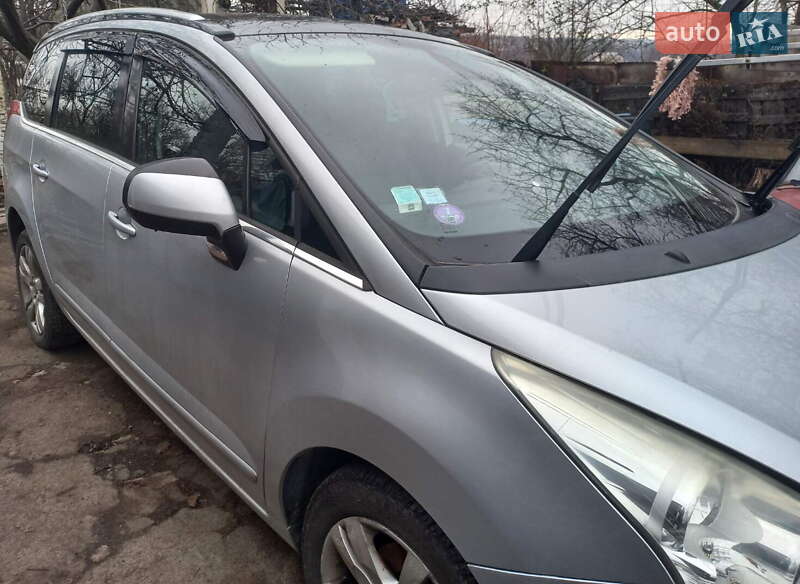 Микровэн Peugeot 5008 2010 в Днепре