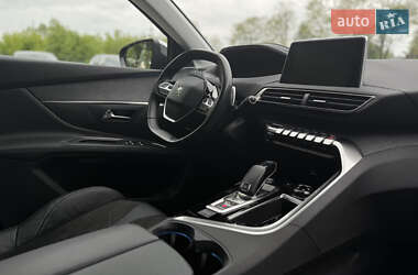 Внедорожник / Кроссовер Peugeot 5008 2019 в 