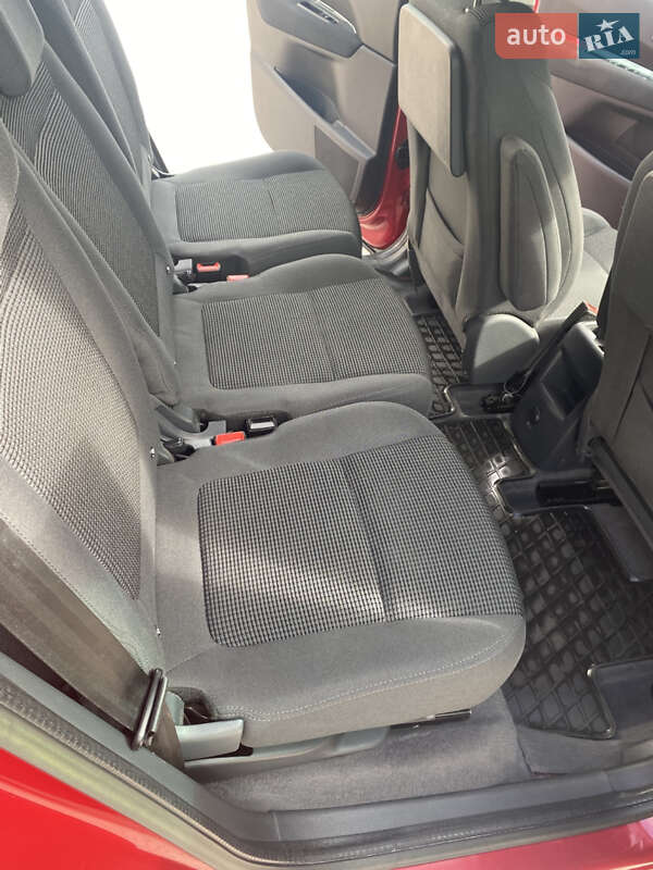 Микровэн Peugeot 5008 2012 в Чорткове
