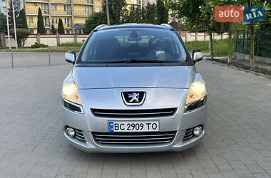 Микровэн Peugeot 5008 2011 в 