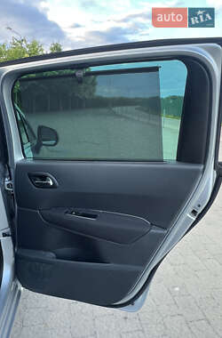 Микровэн Peugeot 5008 2011 в 