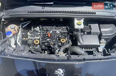 Микровэн Peugeot 5008 2014 в 