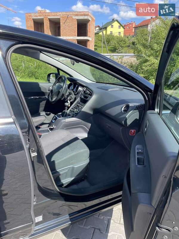 Микровэн Peugeot 5008 2012 в Львове