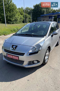 Мікровен Peugeot 5008 2011 в 