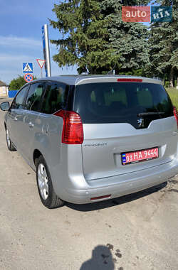 Мікровен Peugeot 5008 2011 в 