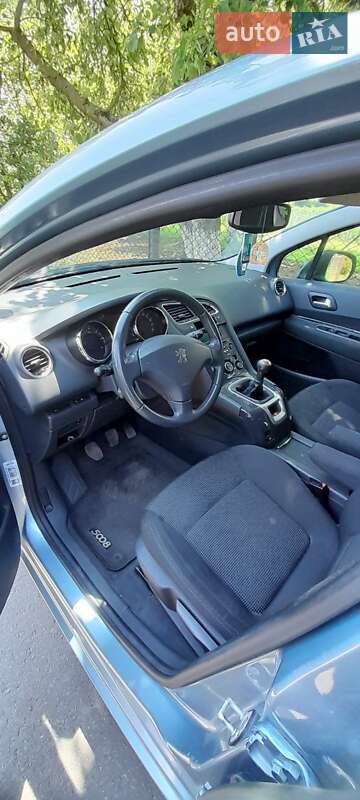 Мікровен Peugeot 5008 2009 в Стрию