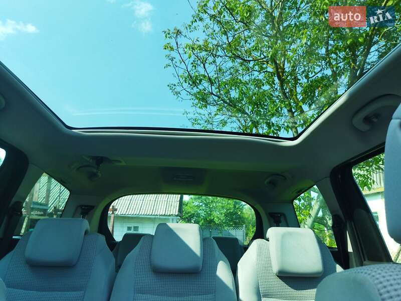 Микровэн Peugeot 5008 2009 в Дубно