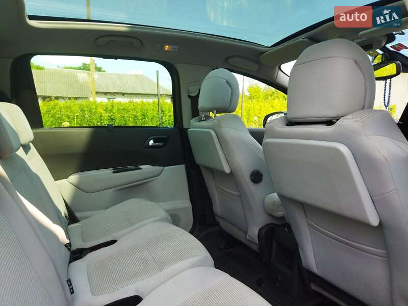 Микровэн Peugeot 5008 2009 в Дубно