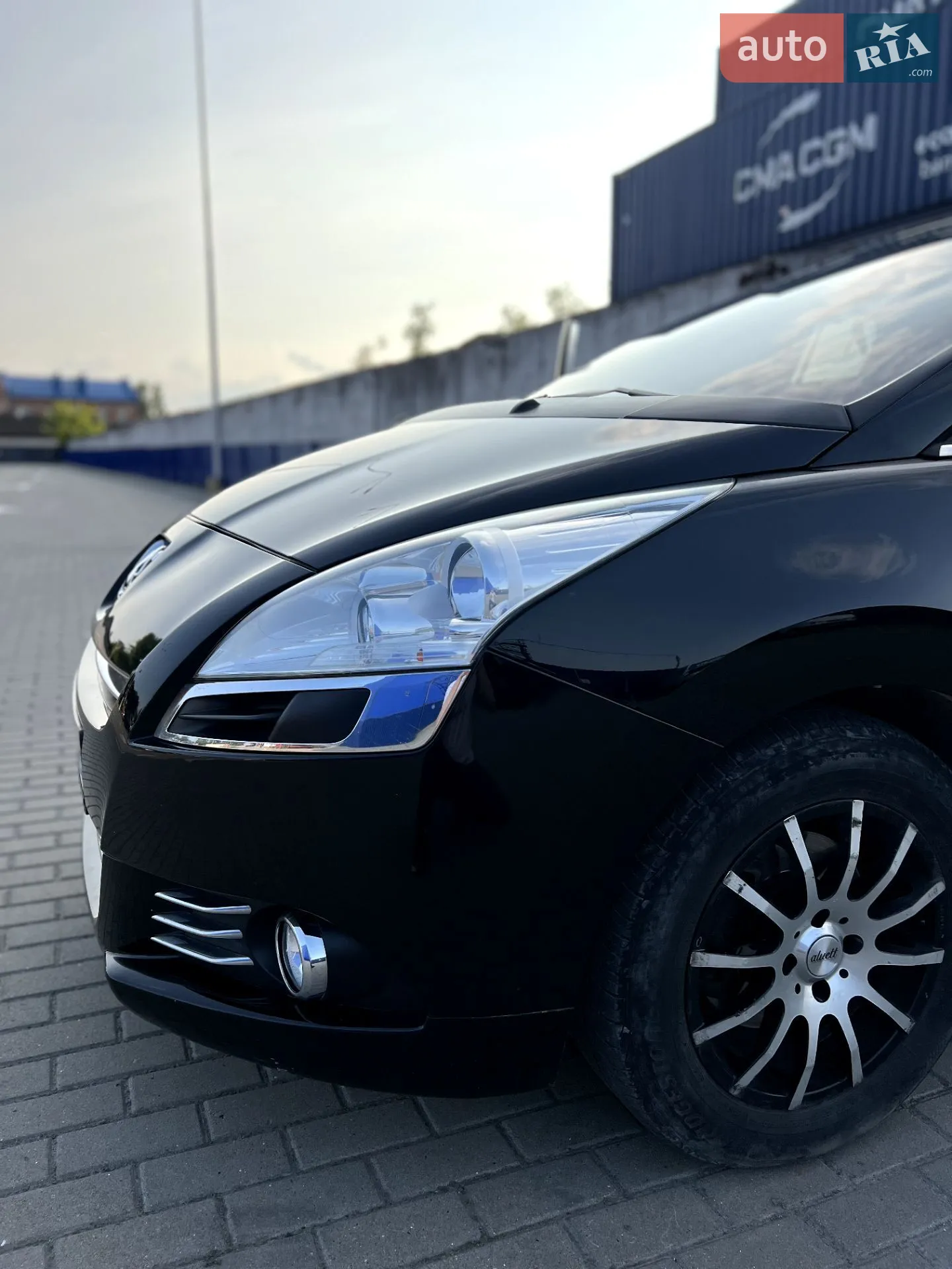2010 Peugeot 5008 - мініатюра 18