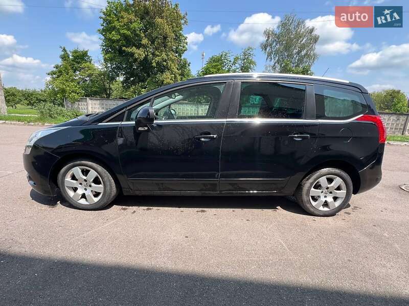 Мікровен Peugeot 5008 2013 в Шептицькому