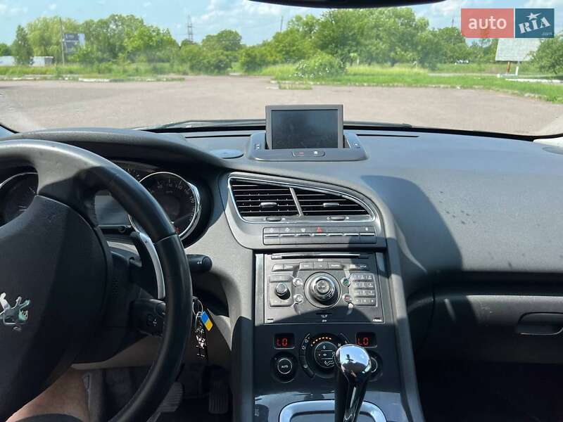 Мікровен Peugeot 5008 2013 в Шептицькому