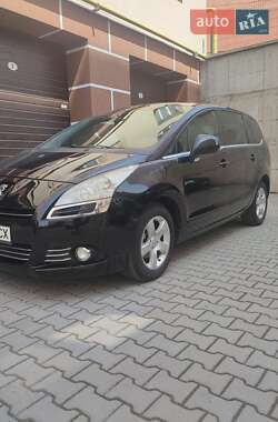 Микровэн Peugeot 5008 2011 в 
