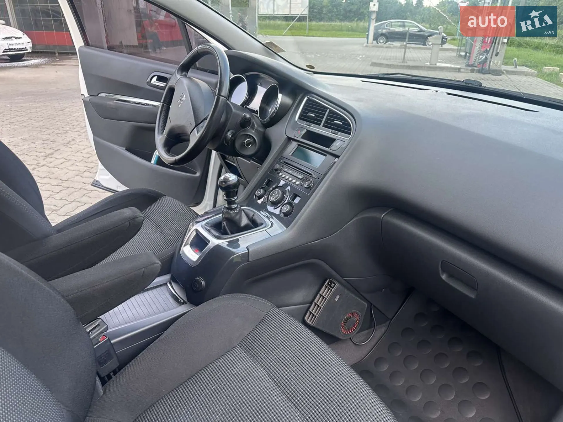 2011 Peugeot 5008 - мініатюра 14