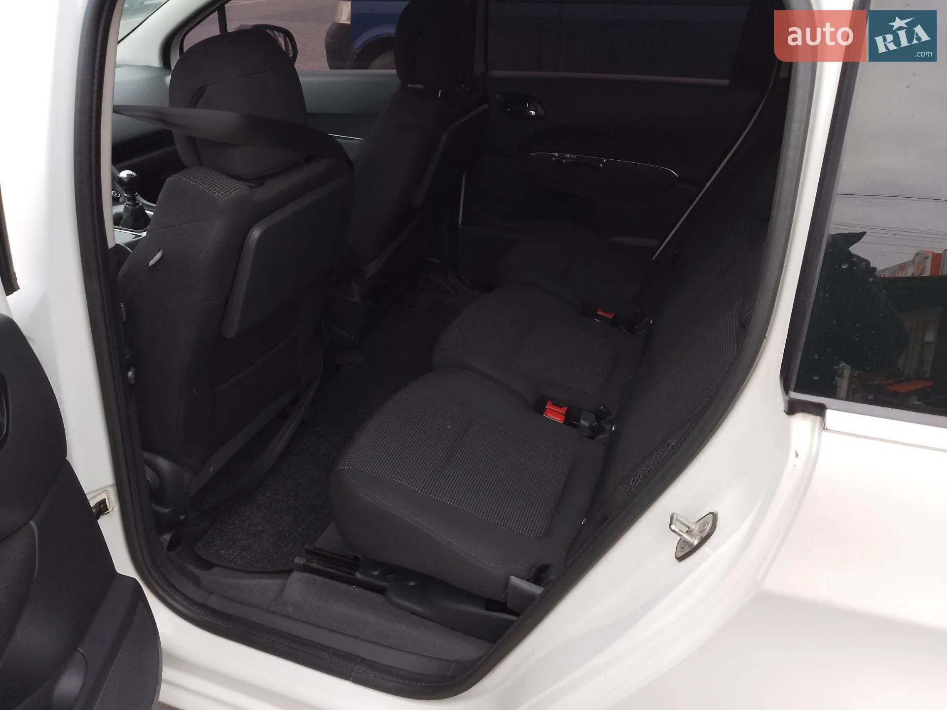 2011 Peugeot 5008 - мініатюра 26