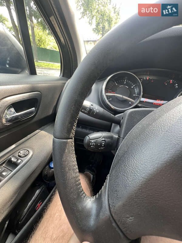 Мікровен Peugeot 5008 2016 в Львові