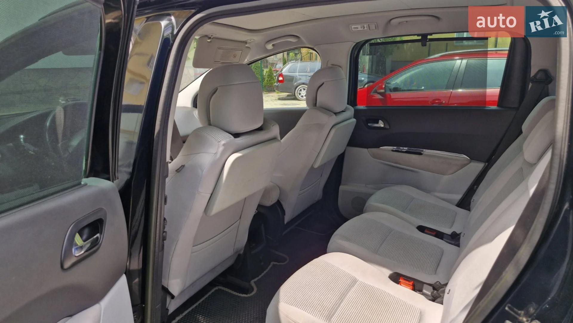 2011 Peugeot 5008 - мініатюра 10