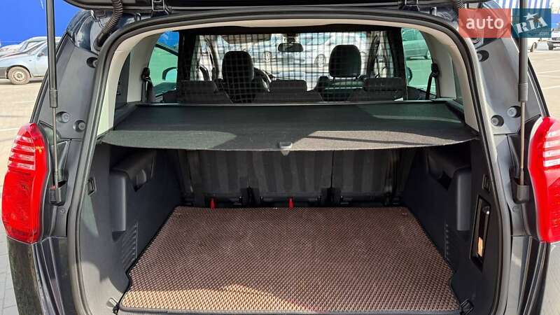 Микровэн Peugeot 5008 2013 в Виннице