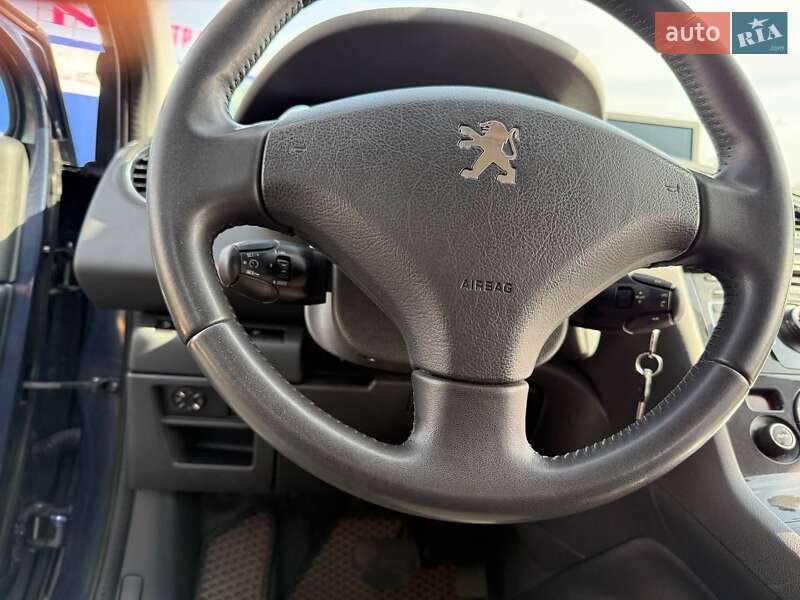 Микровэн Peugeot 5008 2013 в Виннице