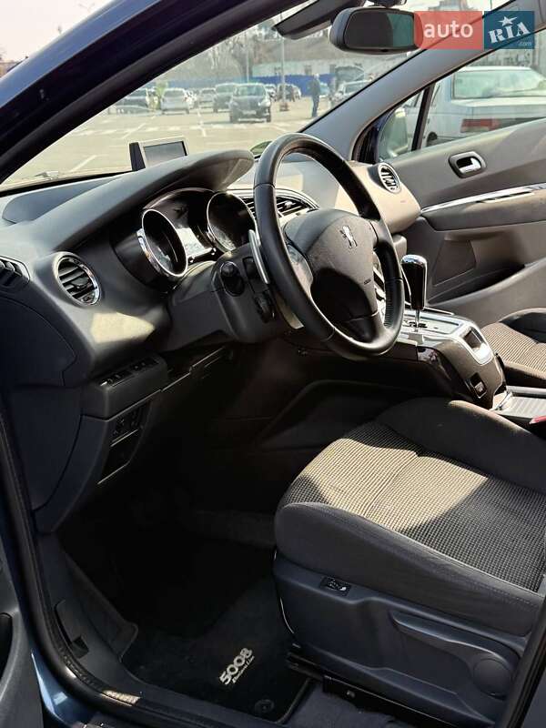 Микровэн Peugeot 5008 2013 в Виннице