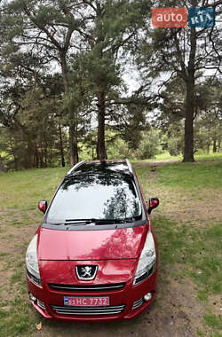 Микровэн Peugeot 5008 2010 в 