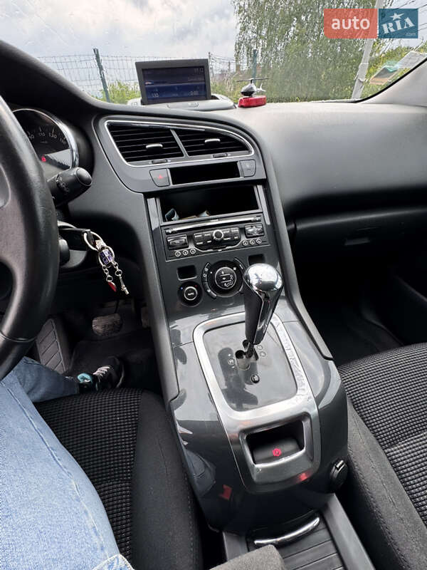 Мікровен Peugeot 5008 2012 в Івано-Франківську