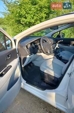 Микровэн Peugeot 5008 2013 в 