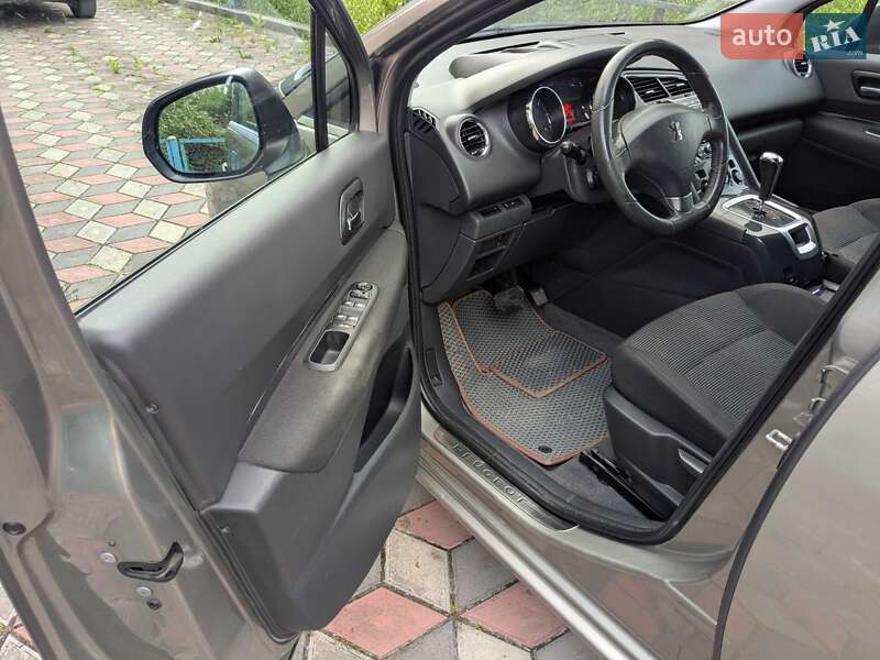 Мікровен Peugeot 5008 2010 в Кам'янець-Подільському