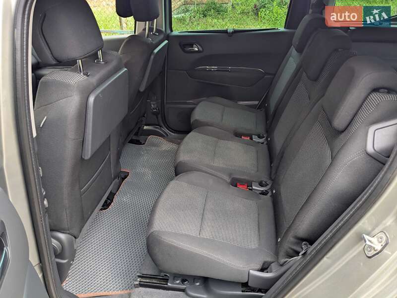 Мікровен Peugeot 5008 2010 в Кам'янець-Подільському