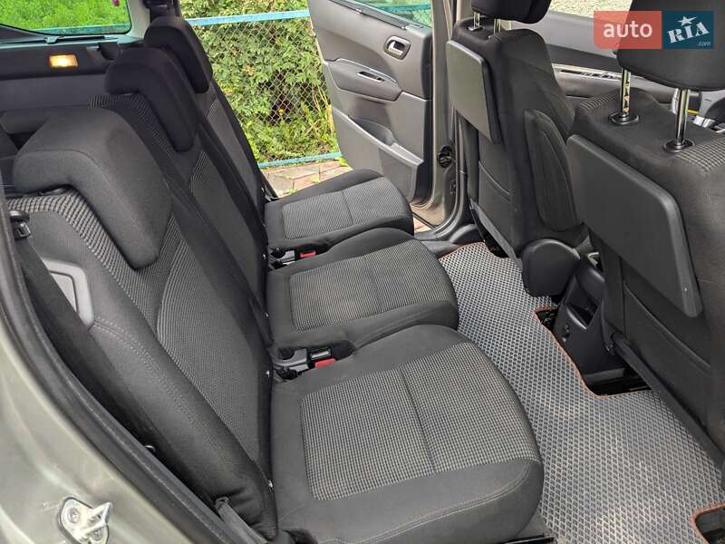 Мікровен Peugeot 5008 2010 в Кам'янець-Подільському