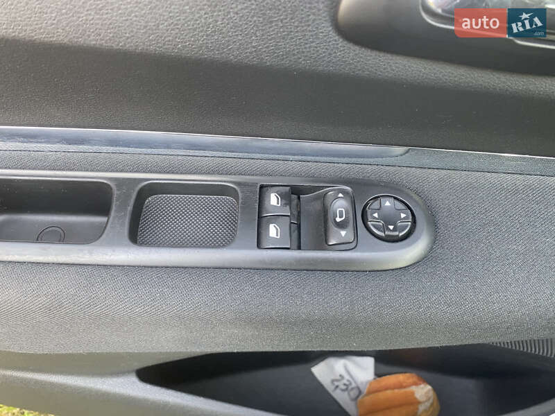 Микровэн Peugeot 5008 2013 в Калуше