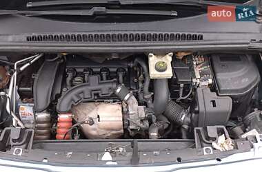 Микровэн Peugeot 5008 2010 в 