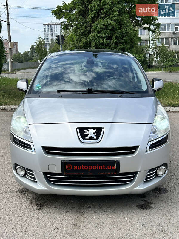Peugeot 5008 2011