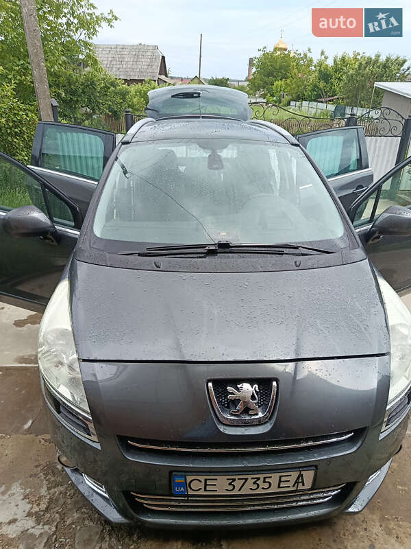 Мікровен Peugeot 5008 2011 в Сторожинці