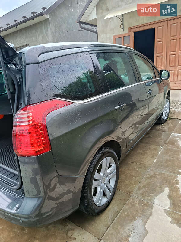 Мікровен Peugeot 5008 2011 в Сторожинці
