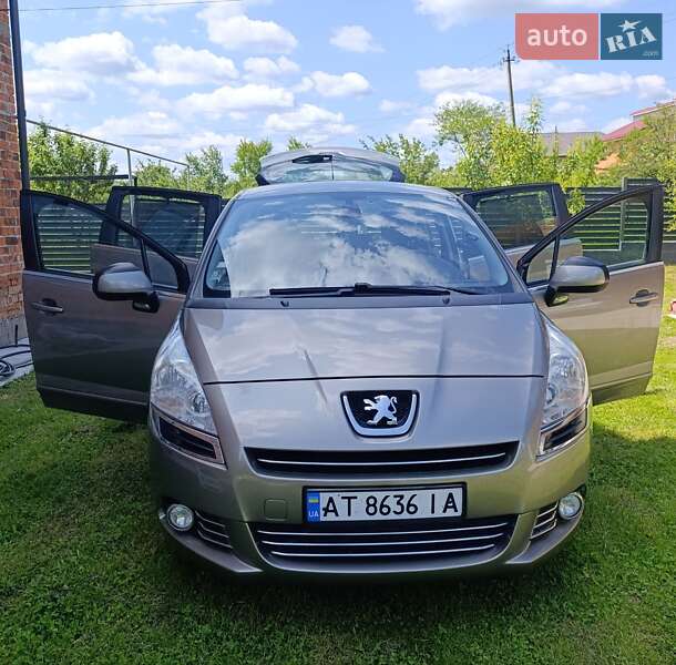 Peugeot 5008 2011