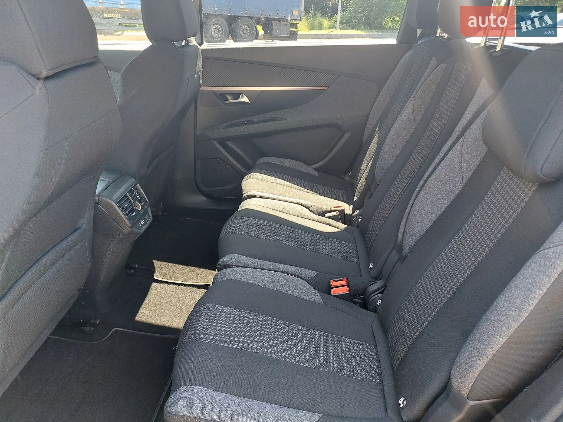2019 Peugeot 5008 - мініатюра 10