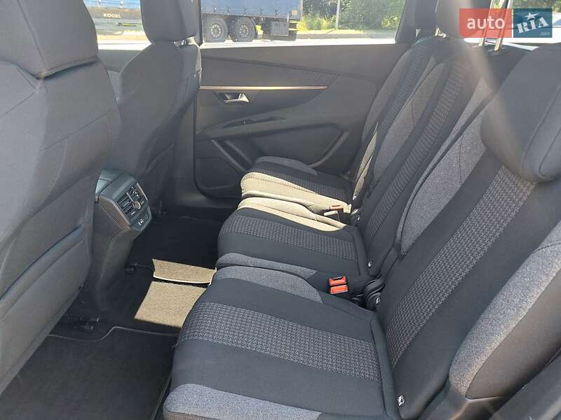 Позашляховик / Кросовер Peugeot 5008 2019 в Львові