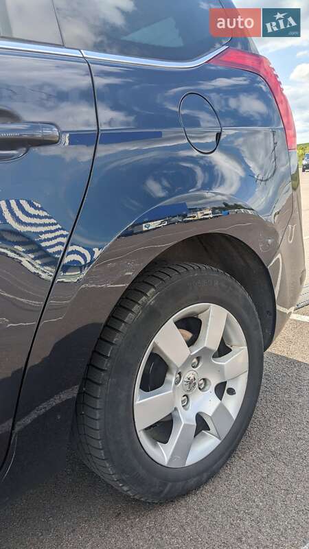 Мікровен Peugeot 5008 2011 в Рівному
