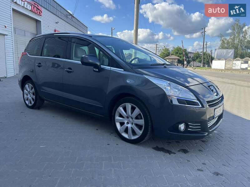 Мікровен Peugeot 5008 2011 в Дунаївцях