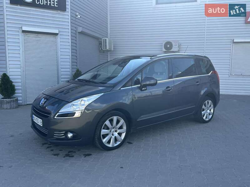 Мікровен Peugeot 5008 2011 в Дунаївцях