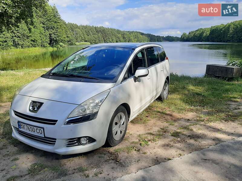 Peugeot 5008 2011