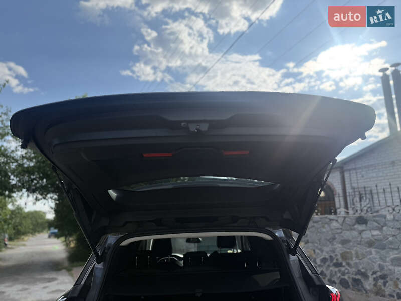 Позашляховик / Кросовер Peugeot 5008 2020 в Запоріжжі