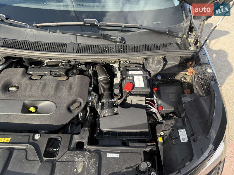 Позашляховик / Кросовер Peugeot 5008 2020 в Запоріжжі
