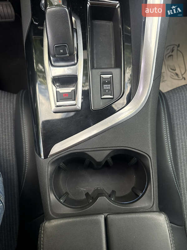 Позашляховик / Кросовер Peugeot 5008 2020 в Запоріжжі