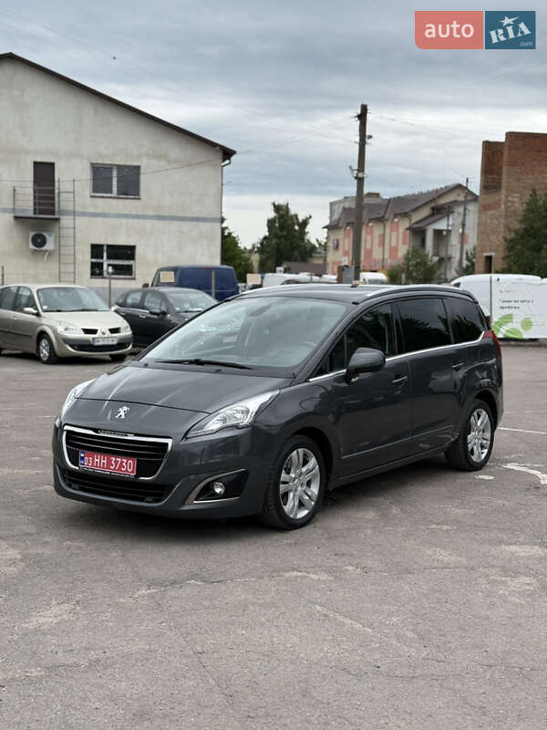 Микровэн Peugeot 5008 2015 в Дубно
