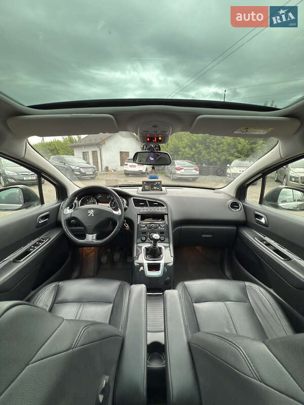Микровэн Peugeot 5008 2015 в Дубно