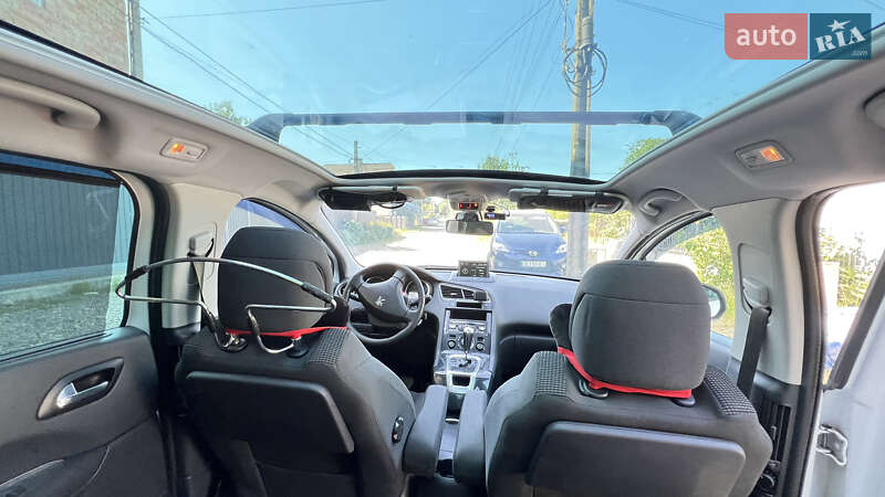 Микровэн Peugeot 5008 2015 в Черновцах